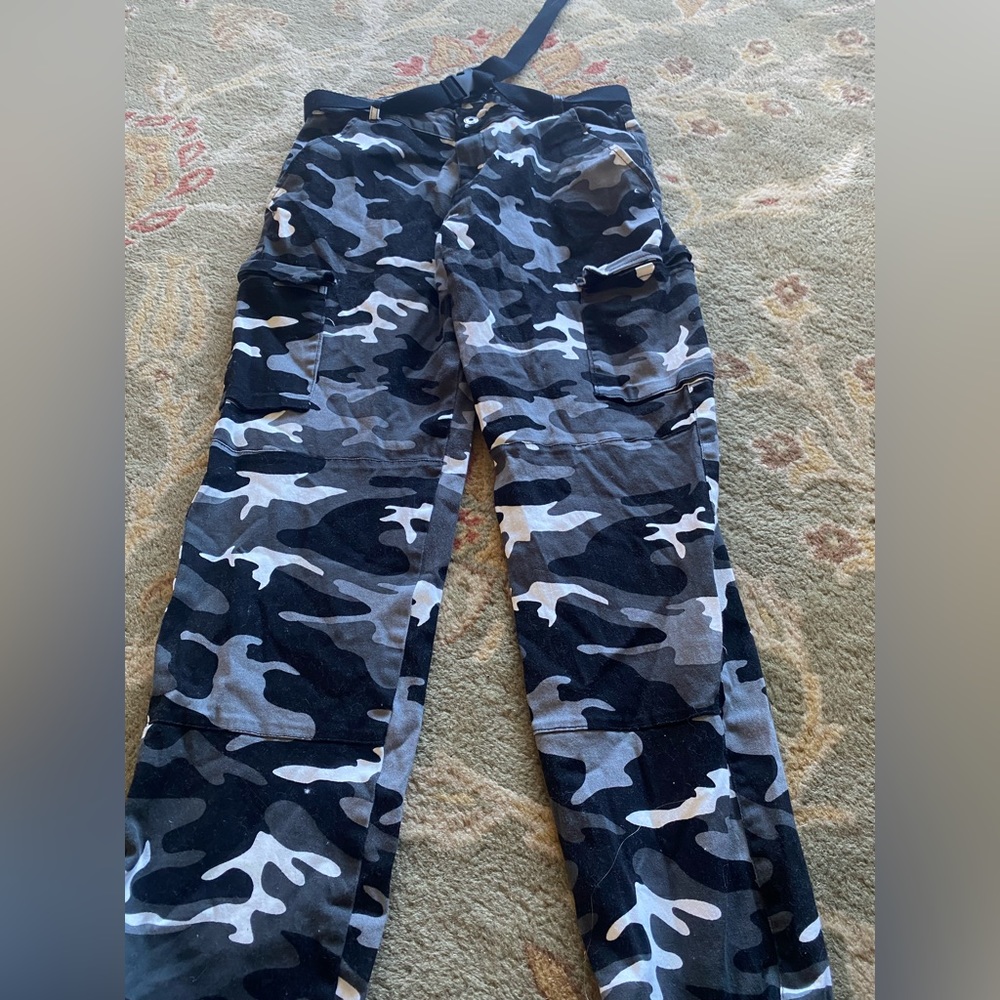 camo cargo pants
